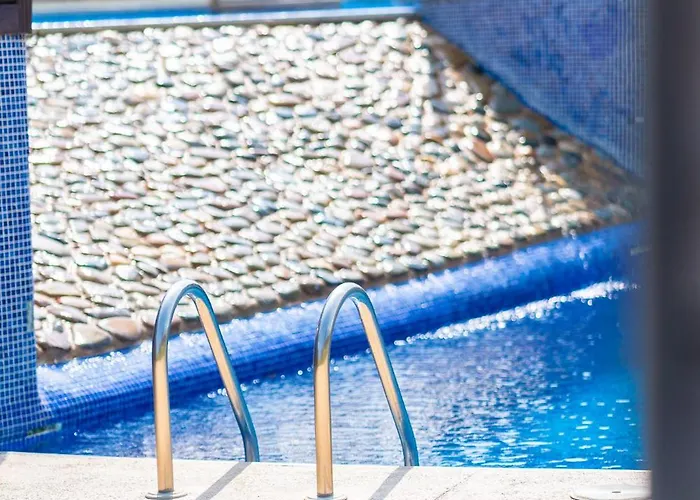 Charming Garden En Jardins De Sa Boadella Appartement