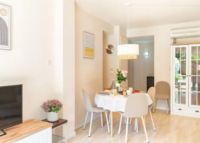 Charming Garden En Jardins De Sa Boadella