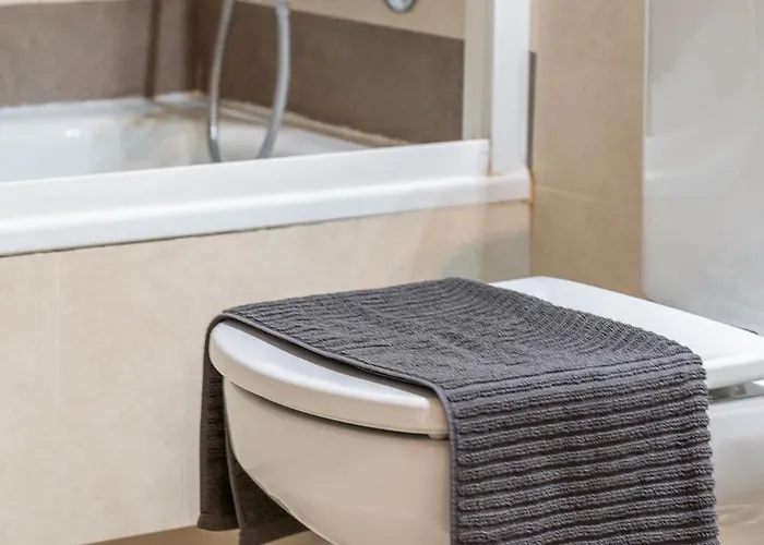 Charming Garden En Jardins De Sa Boadella Appartement