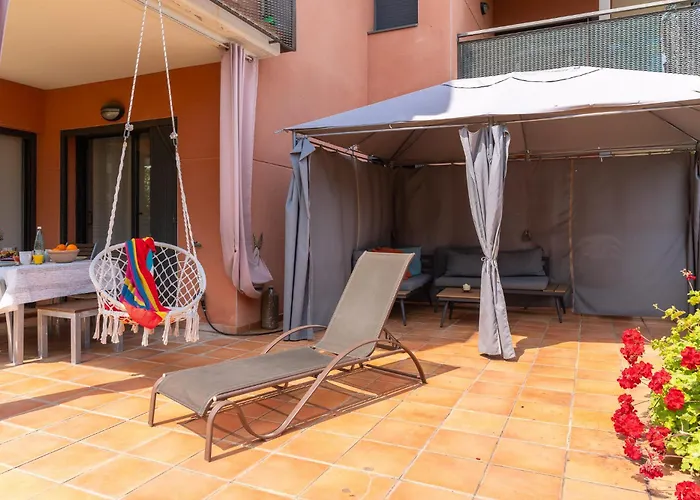 Charming Garden En Jardins De Sa Boadella Appartement