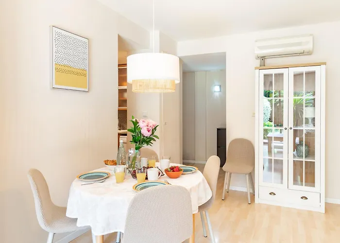 Charming Garden En Jardins De Sa Boadella Appartement *