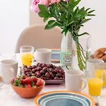 Apartment Charming Garden En 