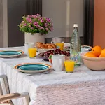 Apartment Charming Garden En 