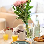Apartment Charming Garden En 