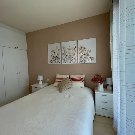 Apartment Charming Garden En 