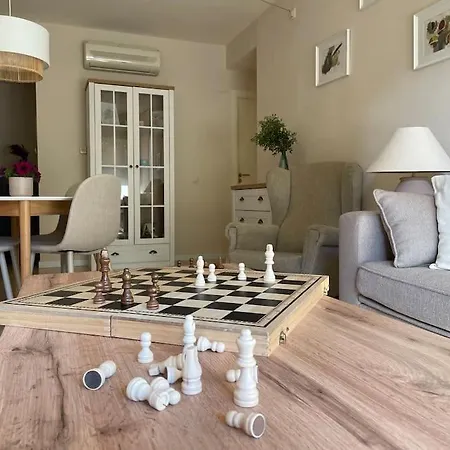 Apartment Charming Garden En 