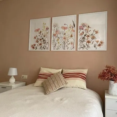 Apartment Charming Garden En 