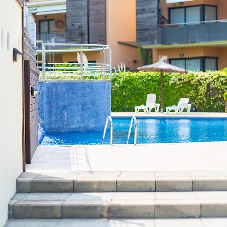 Apartment Charming Garden En 