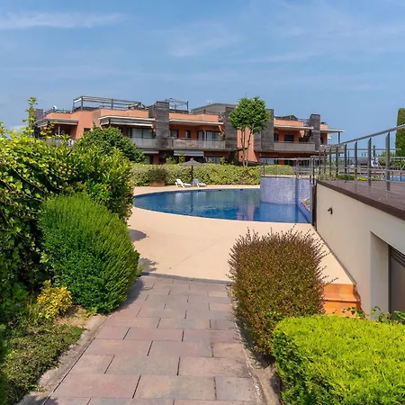 Apartment Charming Garden En 